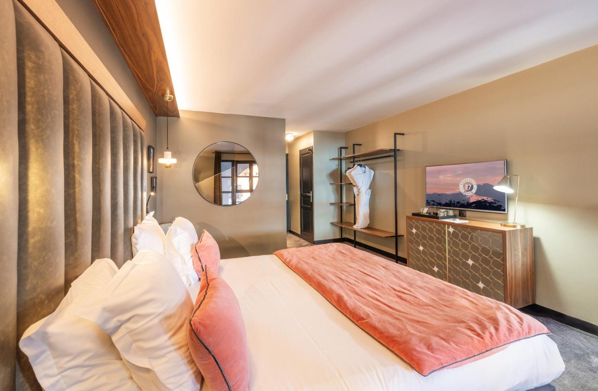 Fahrenheit Seven Courchevel Hotel Exterior photo